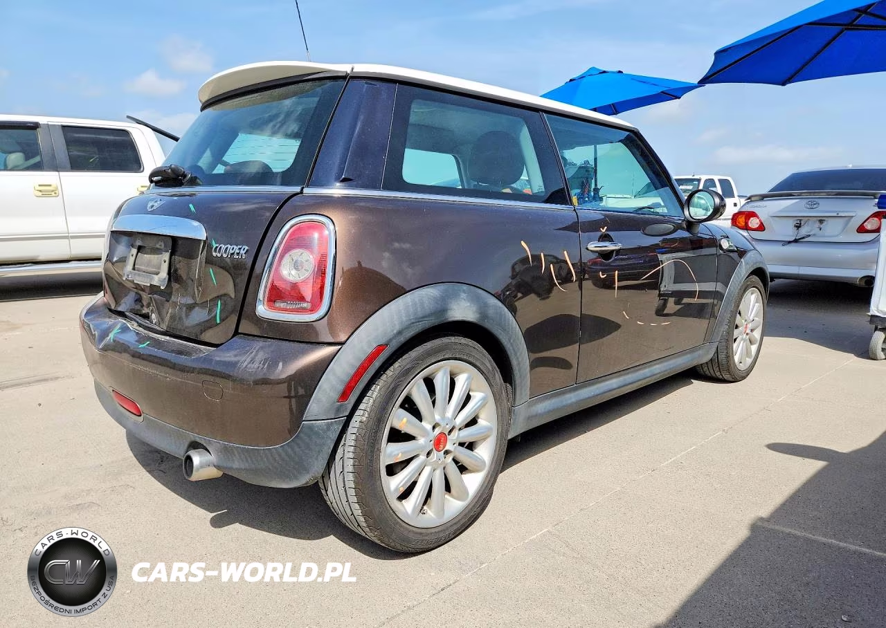 2010 Mini Cooper VIN:WMWMF3C53ATZ66607 - 3