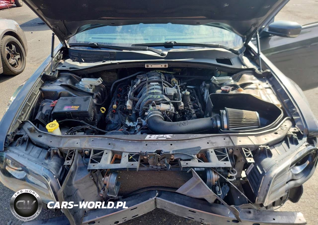 2018 Chrysler 300 S VIN:2C3CCABT6JH120436 - 11