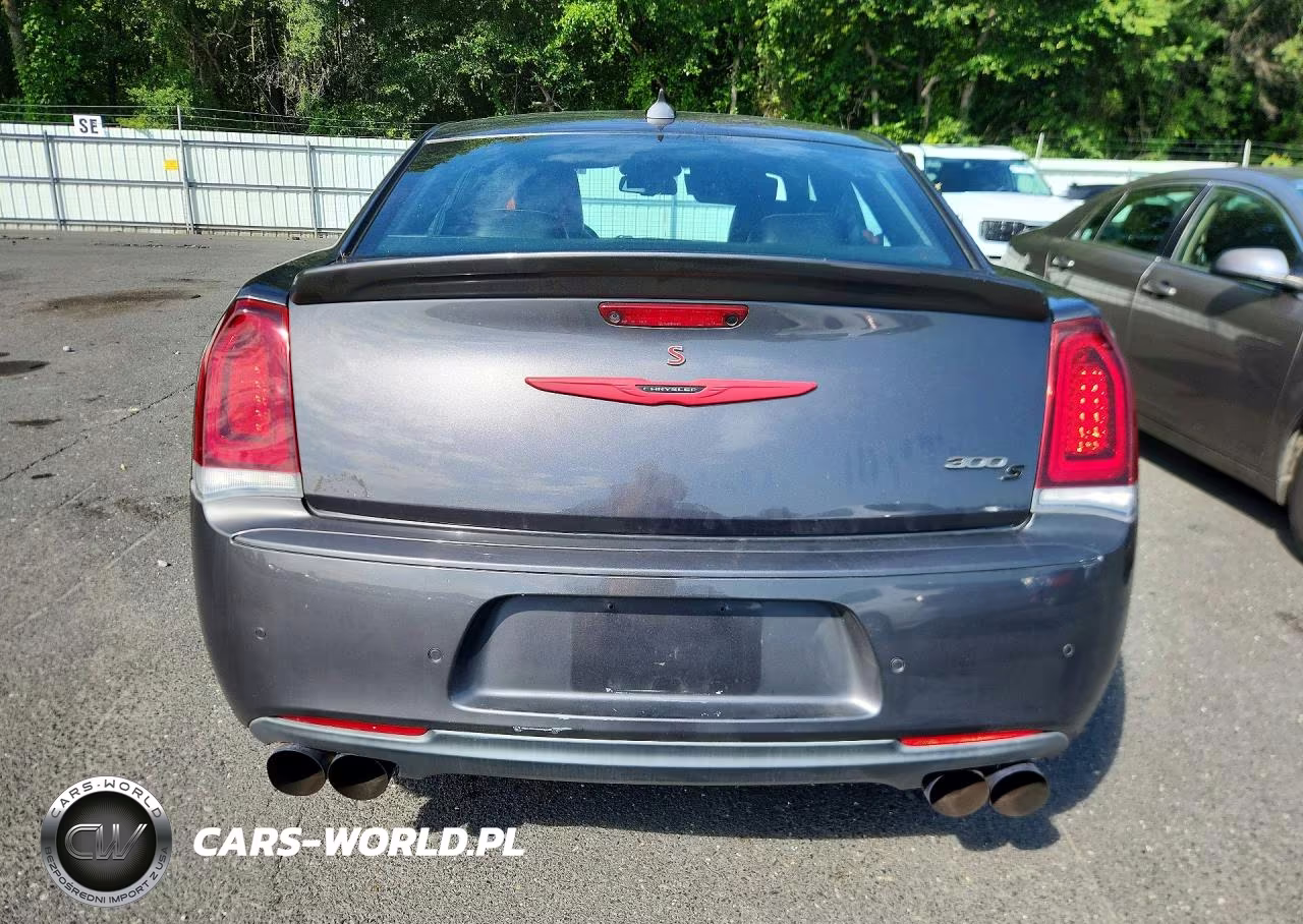 2018 Chrysler 300 S VIN:2C3CCABT6JH120436 - 6