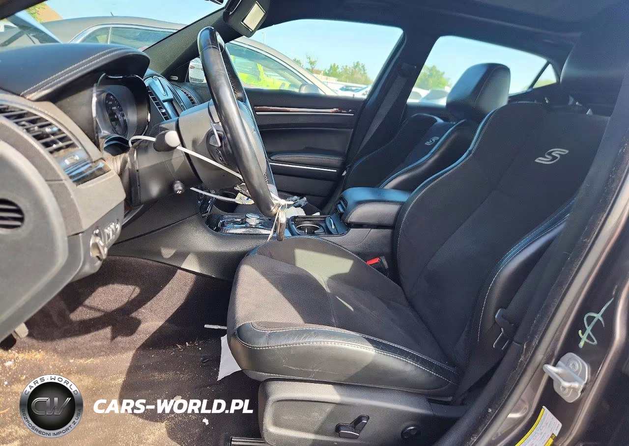 2018 Chrysler 300 S VIN:2C3CCABT6JH120436 - 7