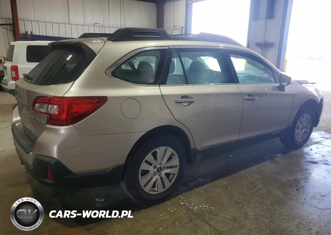 2018 Subaru Outback 2.5I VIN:4S4BSAAC0J3266146 - 3
