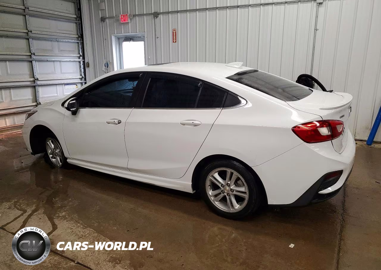 2018 Chevrolet Cruze Lt VIN:1G1BE5SM6J7115551 - 2
