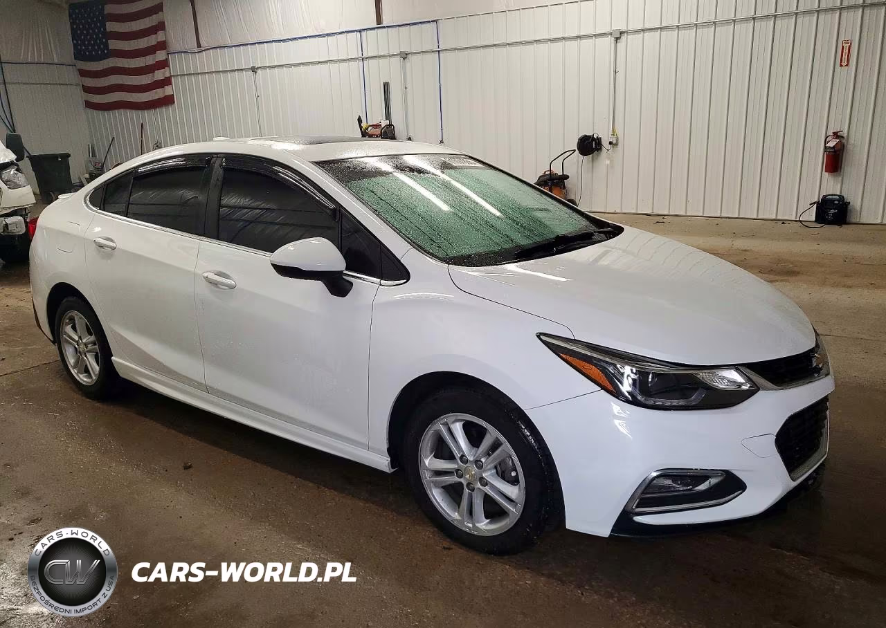 2018 Chevrolet Cruze Lt VIN:1G1BE5SM6J7115551 - 4