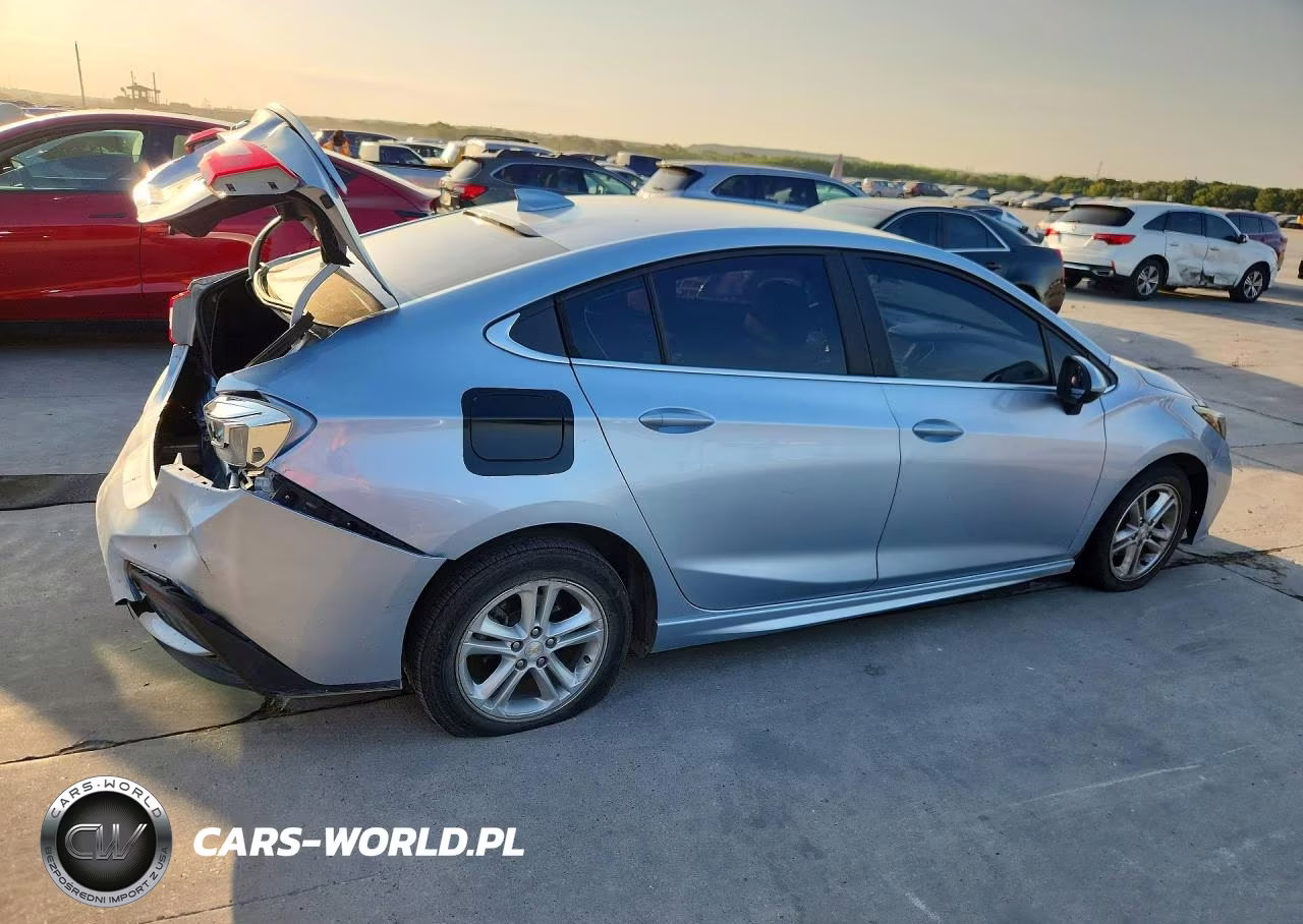 2017 Chevrolet Cruze Lt VIN:1G1BE5SM9H7141989 - 3