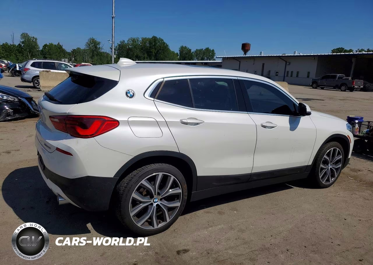 2018 BMW X2 xDrive28I VIN:WBXYJ5C32JEF77805 - 3