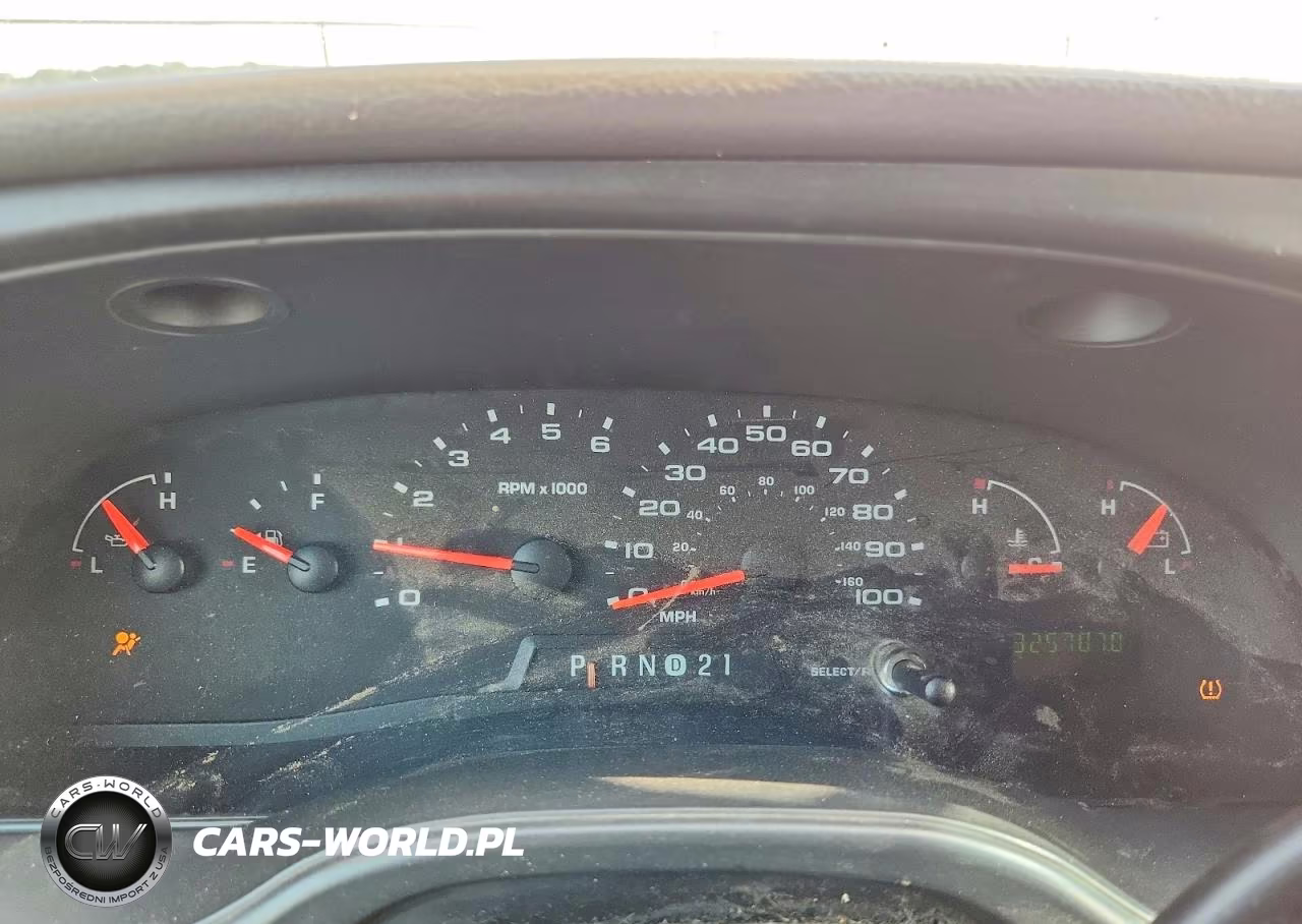 2008 Ford E250 Delivery Van VIN:1FTNE24W88DB28640 - 9