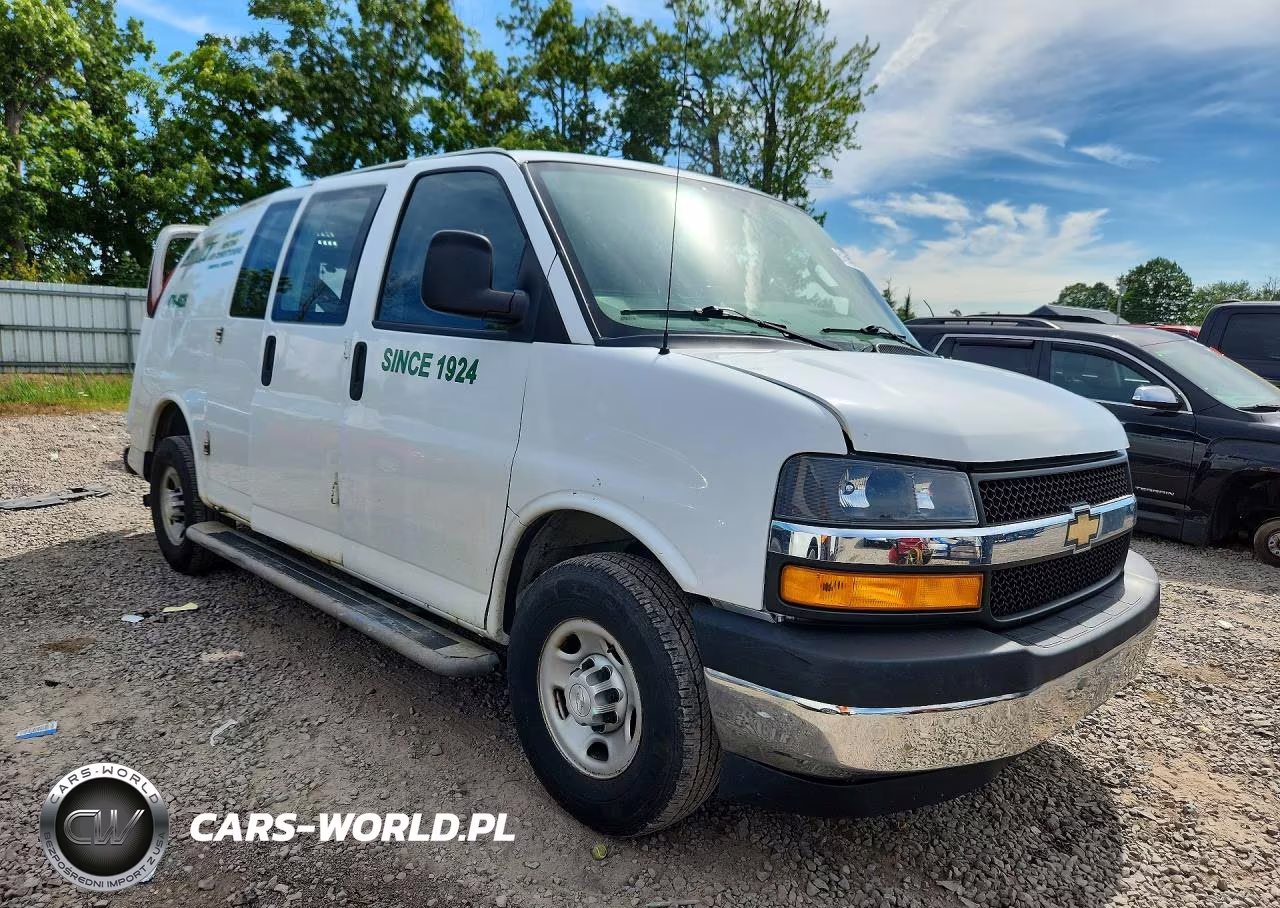 2018 Chevrolet Express G2500 VIN:1GCWGAFG4J1911783 - 4