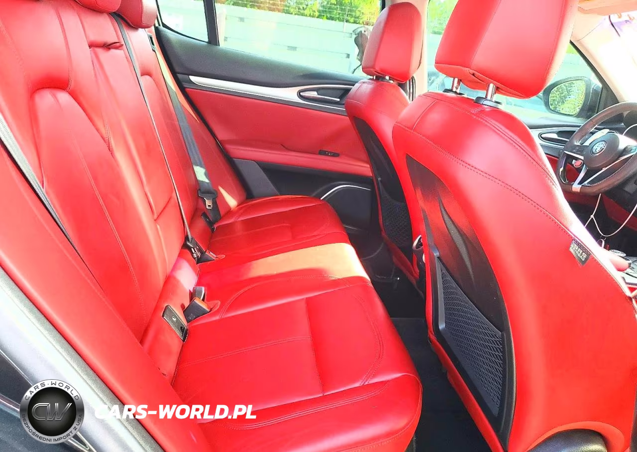 2018 Alfa Romeo Stelvio Sport VIN:ZASFAKPN9J7C08379 - 11