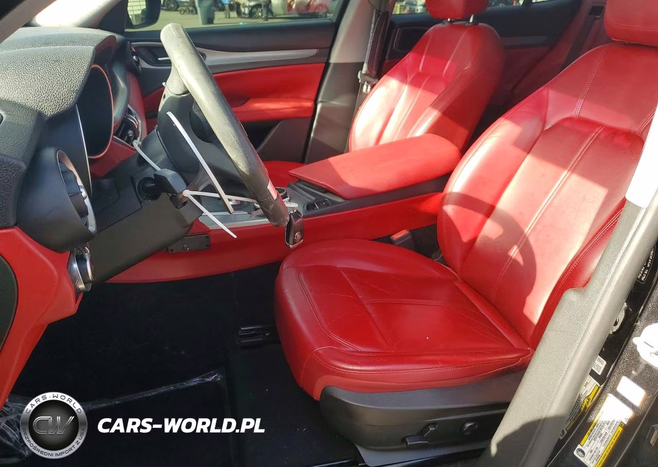 2018 Alfa Romeo Stelvio Sport VIN:ZASFAKPN9J7C08379 - 7