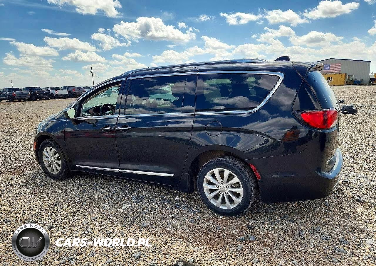 2019 Chrysler Pacifica Touring L VIN:2C4RC1BG4KR650473 - 2