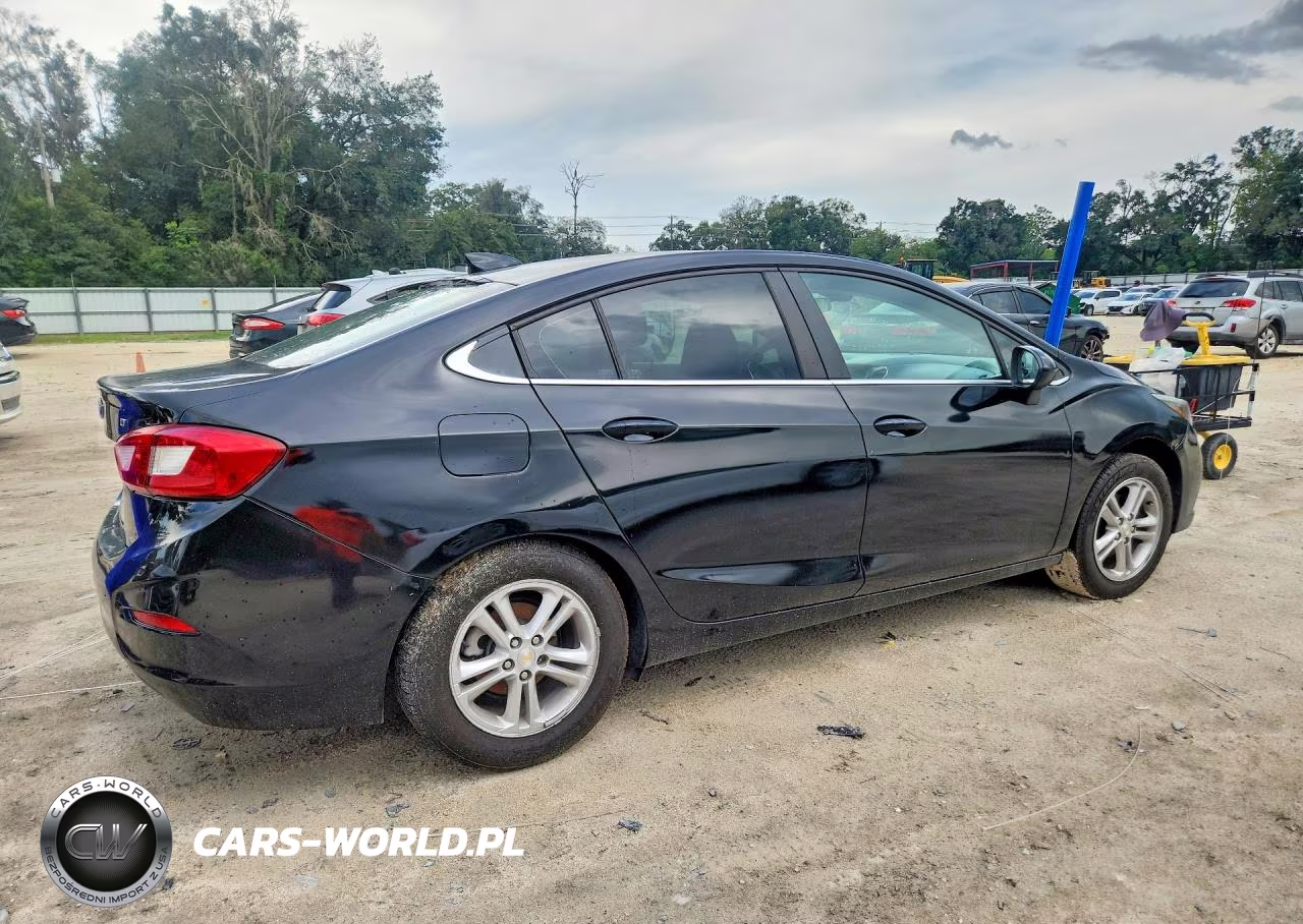2018 Chevrolet Cruze Lt VIN:1G1BE5SMXJ7247258 - 3
