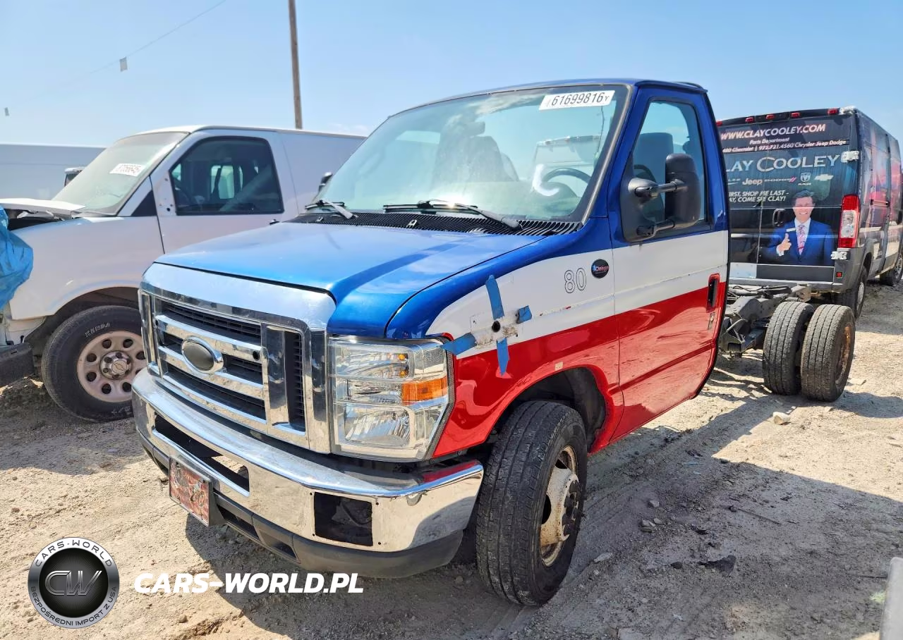 2015 Ford Econoline - Truck Cab And Chassis – zdjęcie 1 z 12