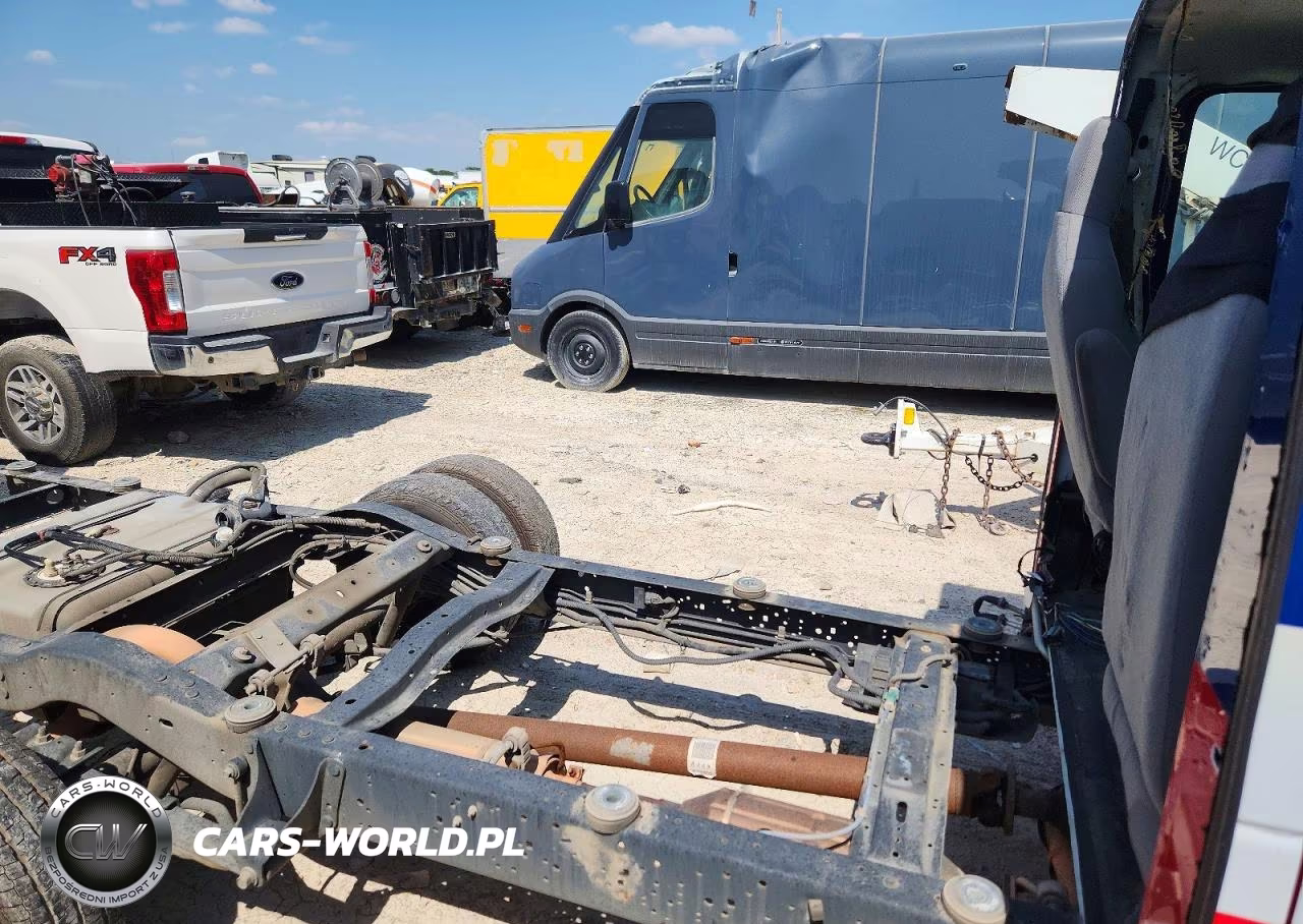 2015 Ford Econoline - Truck Cab And Chassis VIN:1FDWE3FS6FDA20529 - 10