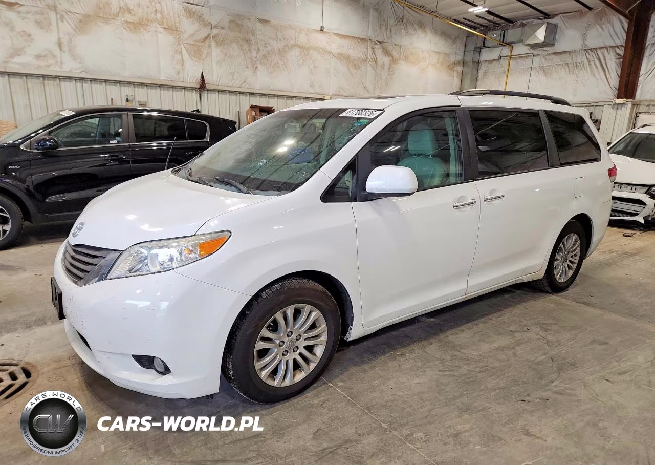 2014 Toyota Sienna Xle 8-Passenger