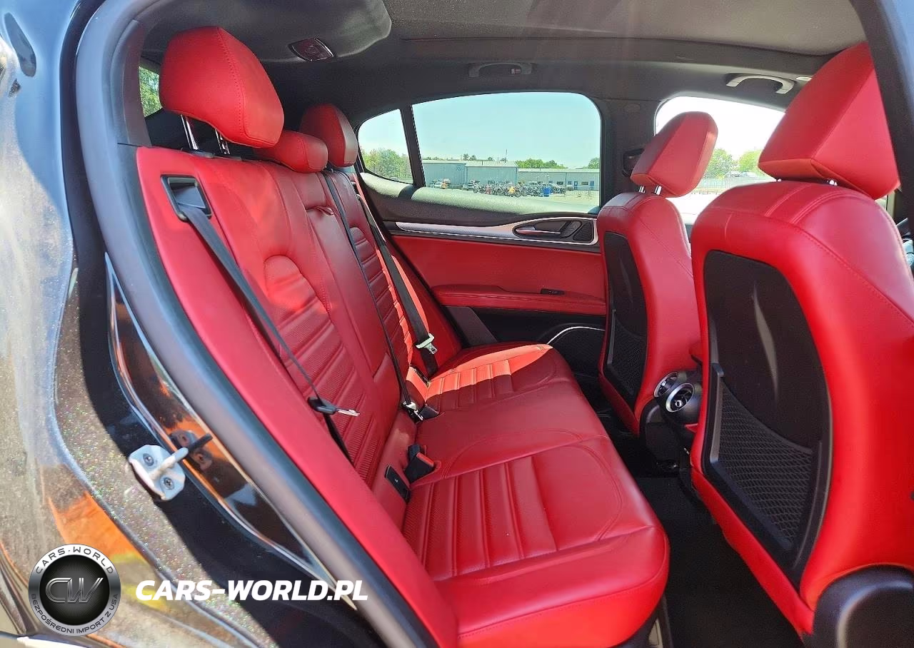 2019 Alfa Romeo Stelvio Ti VIN:ZASPAKBN4K7C68549 - 11