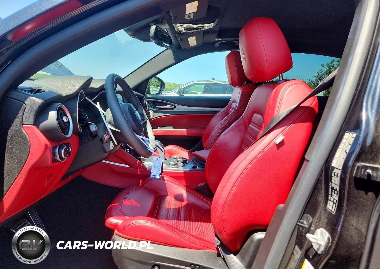 2019 Alfa Romeo Stelvio Ti VIN:ZASPAKBN4K7C68549 - 7