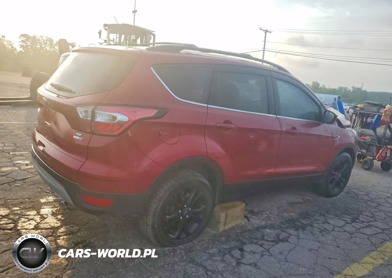 2017 Ford Escape Se VIN:1FMCU9GD2HUC63654 - 3