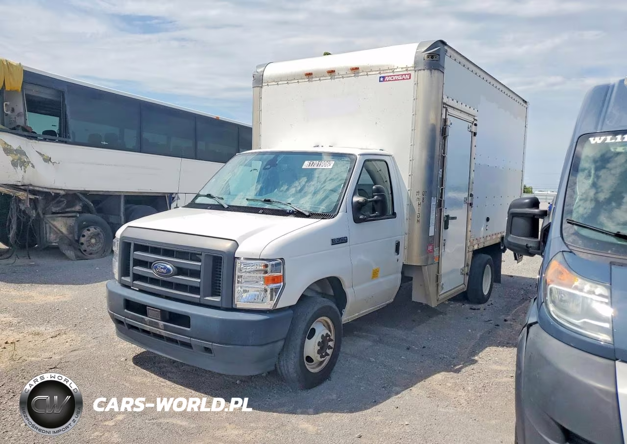 2021 Ford E350 Box Truck