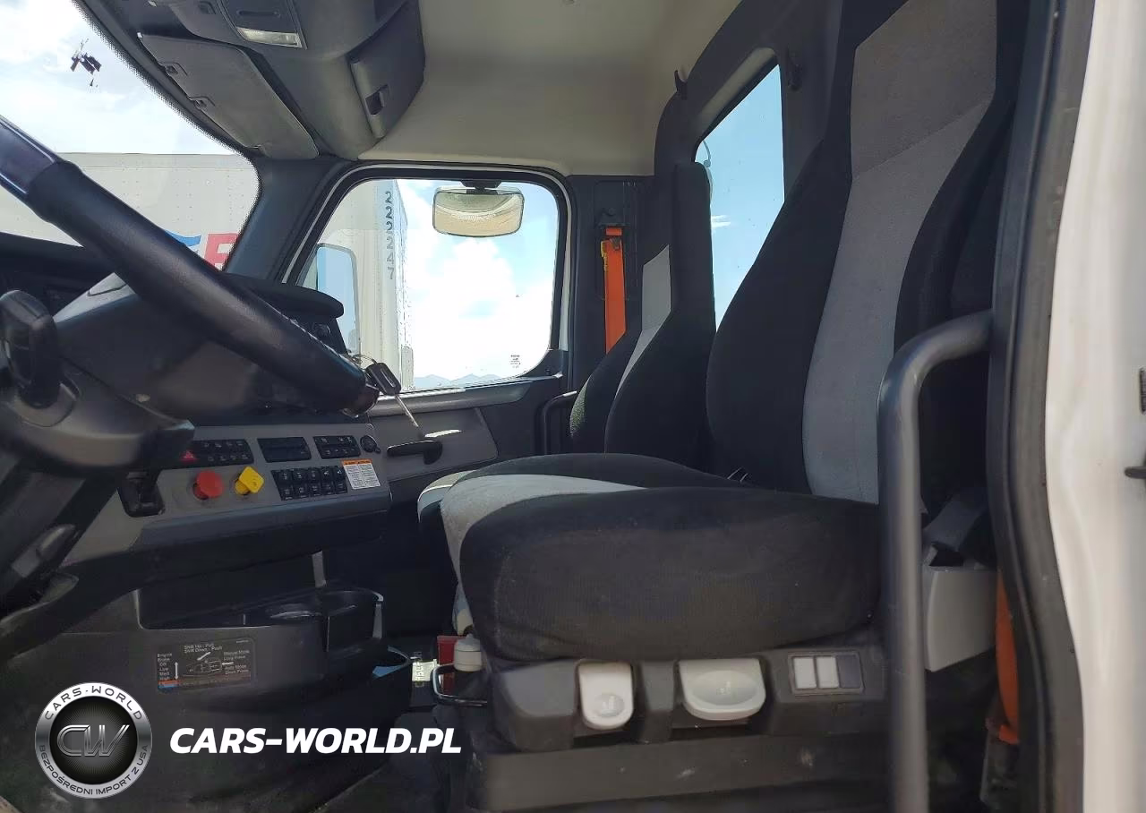 2019 Freightliner M2 - Semi Truck VIN:1FUJHLDRXKLKJ2759 - 7