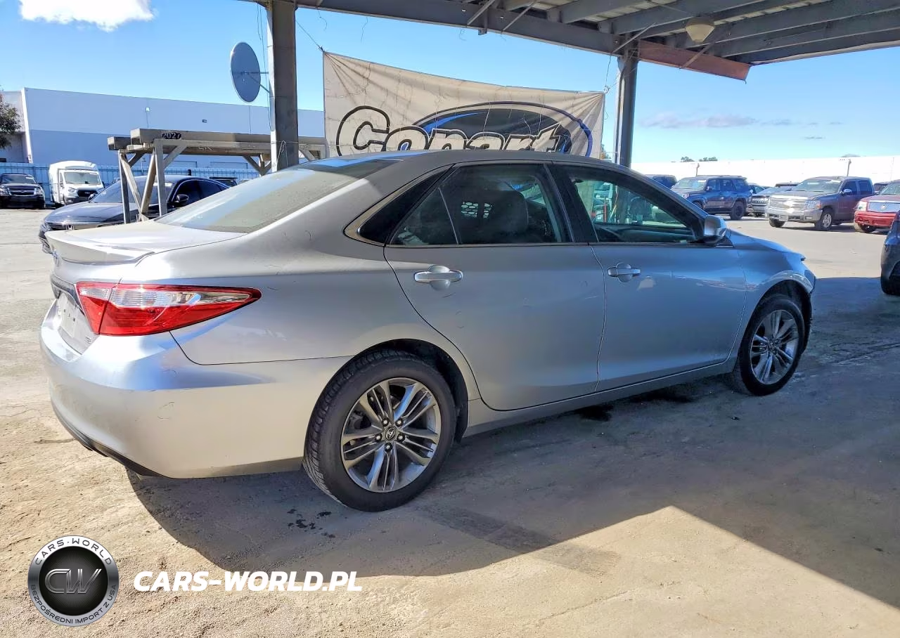 2016 Toyota Camry Se VIN:4T1BF1FK0GU611182 - 3