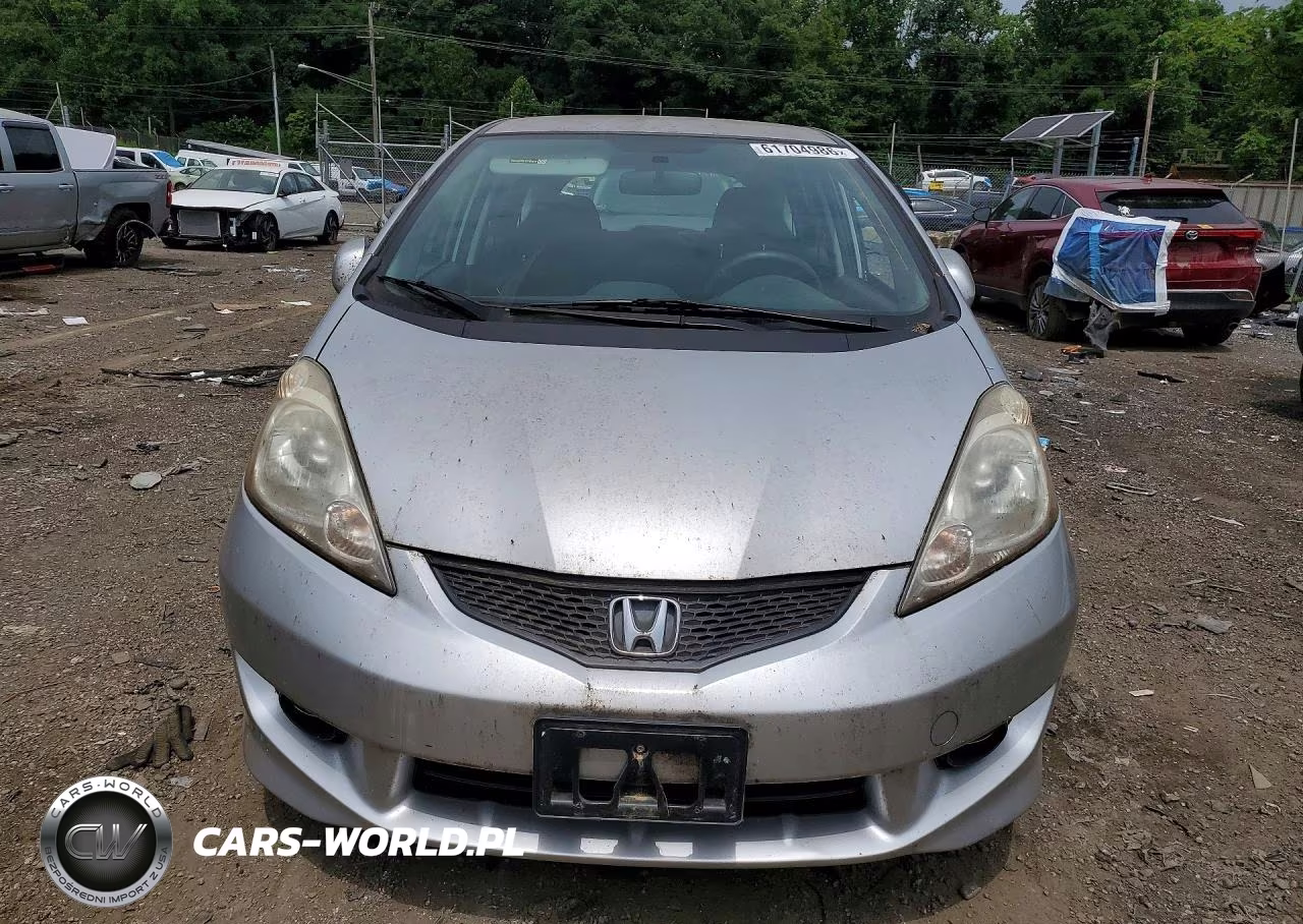 2011 Honda Fit Sport VIN:JHMGE8H65BC016296 - 5