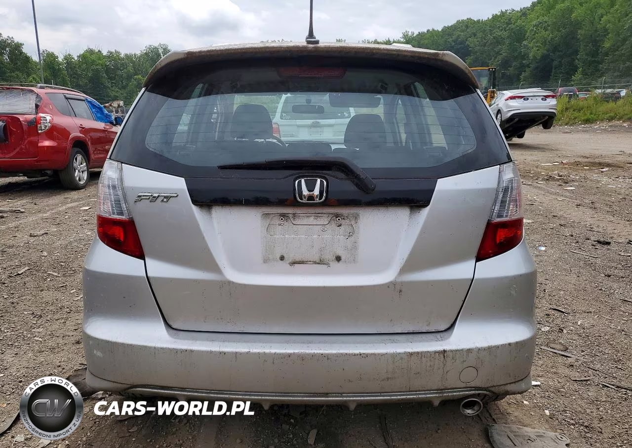 2011 Honda Fit Sport VIN:JHMGE8H65BC016296 - 6