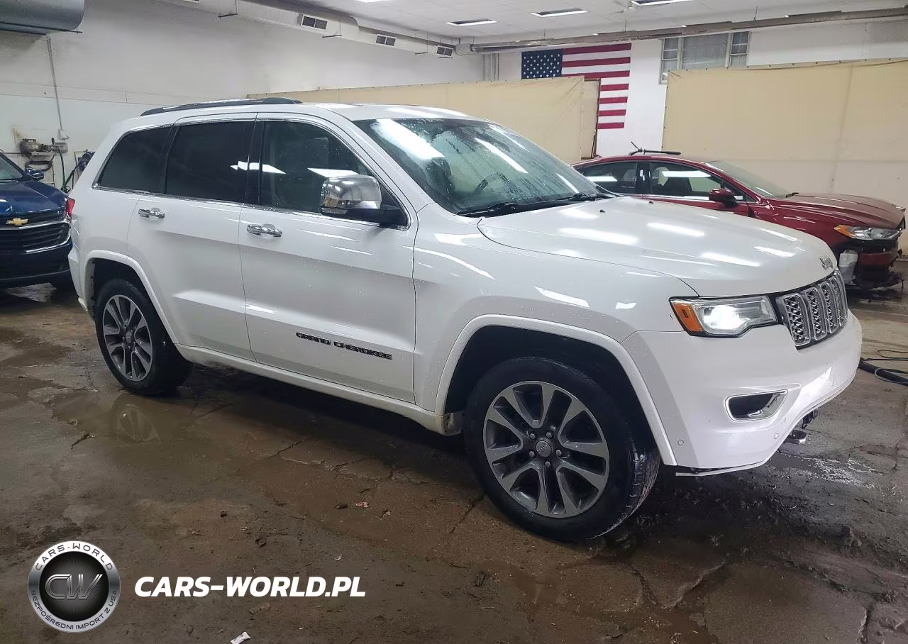 2017 Jeep Grand Cherokee Overland VIN:1C4RJFCG6HC782704 - 4
