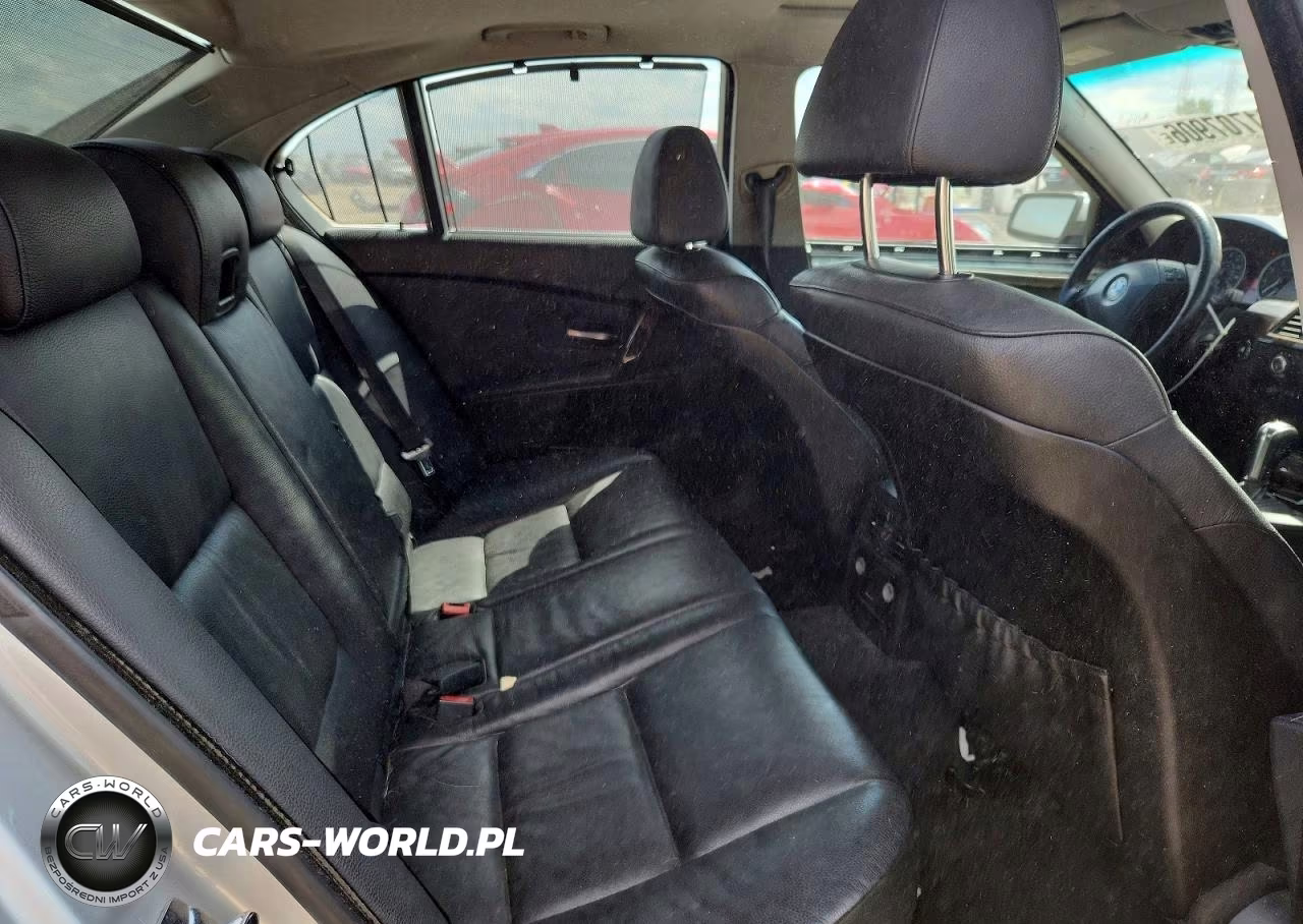 2007 BMW 530 Xi VIN:WBANF735X7CU21413 - 10