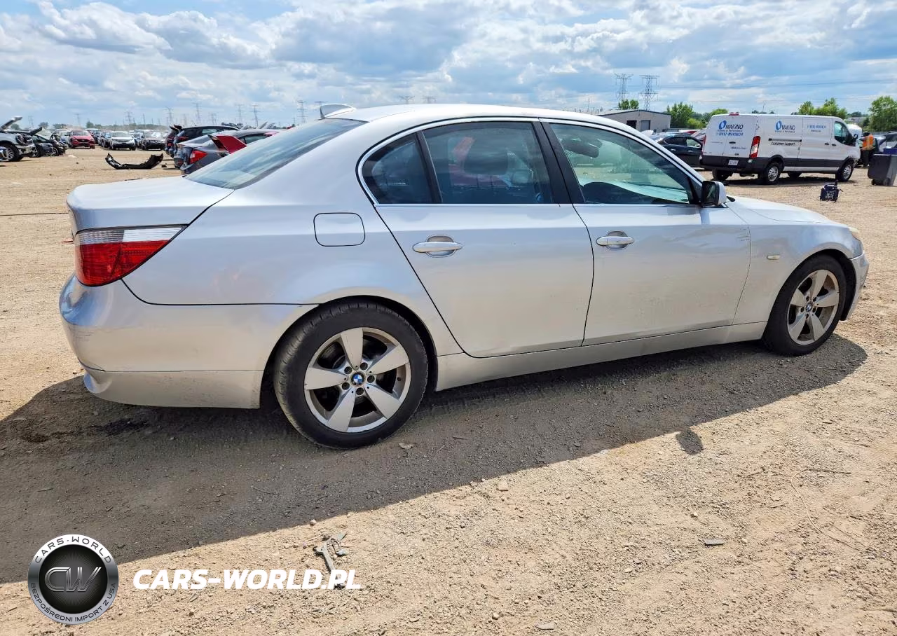 2007 BMW 530 Xi VIN:WBANF735X7CU21413 - 3