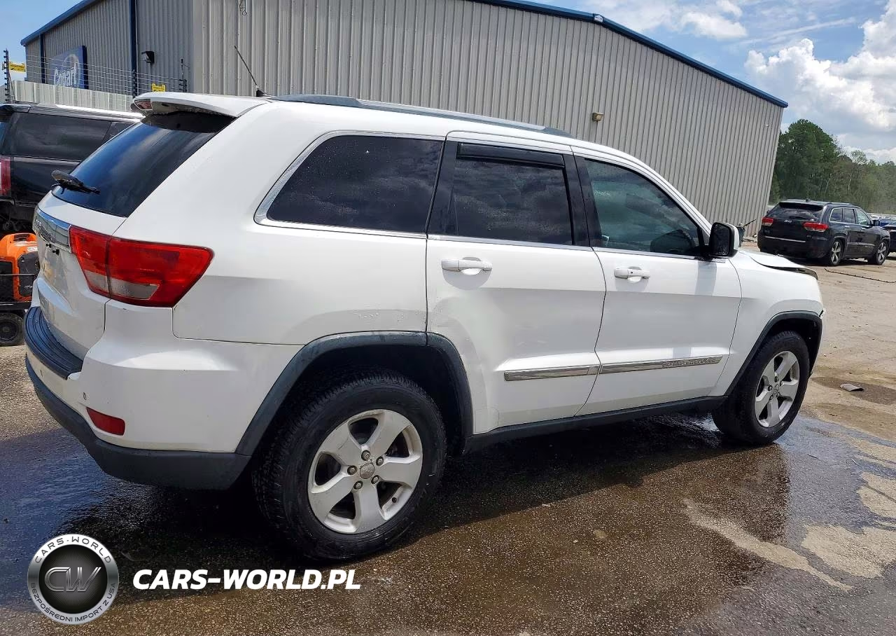 2013 Jeep Grand Cherokee Laredo VIN:1C4RJFAG9DC513576 - 3