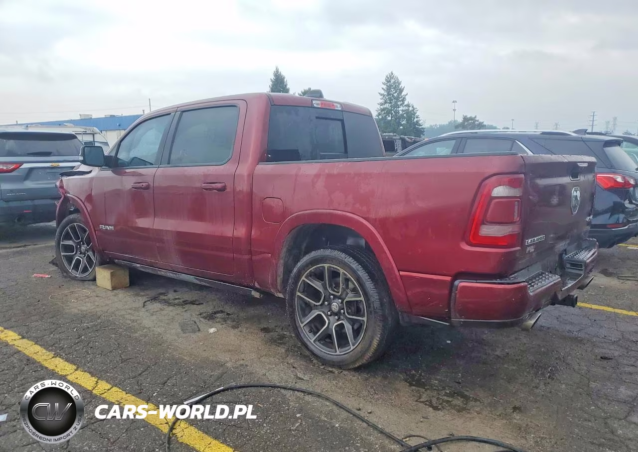 2019 Ram 1500 Laramie VIN:1C6SRFJT0KN610925 - 2