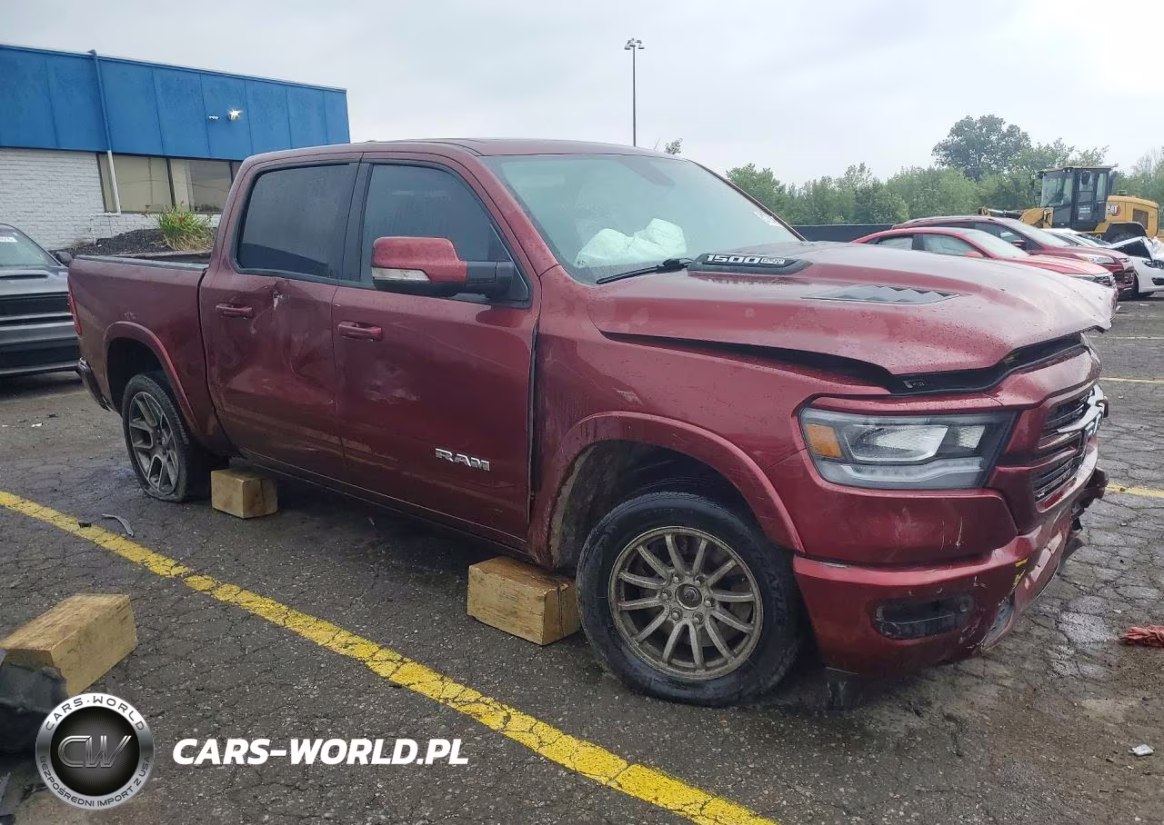 2019 Ram 1500 Laramie VIN:1C6SRFJT0KN610925 - 4