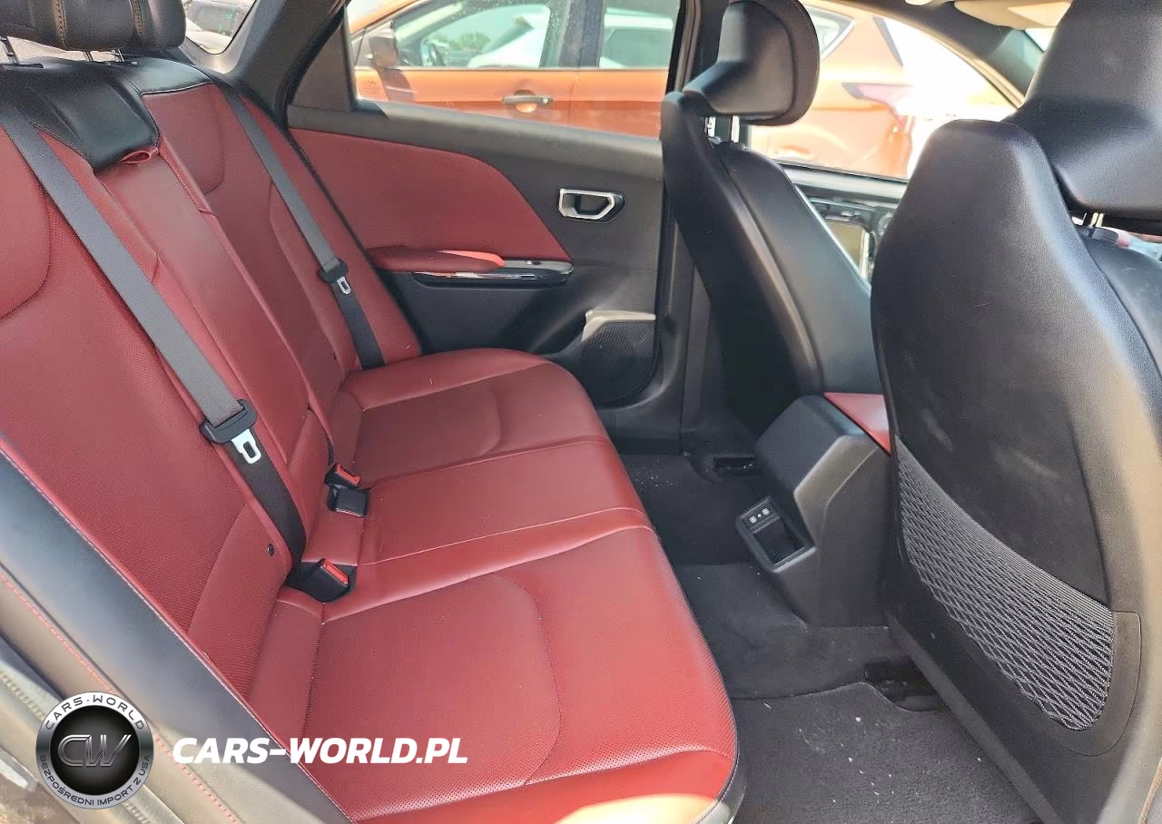 2025 Kia K4 Gt Line VIN:3KPFW4DE4SE190529 - 10