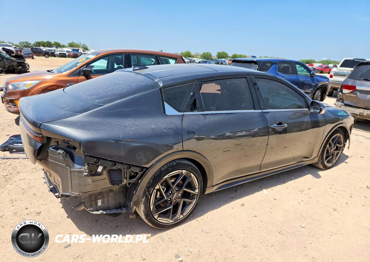 2025 Kia K4 Gt Line VIN:3KPFW4DE4SE190529 - 3