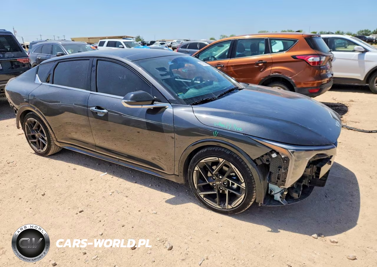 2025 Kia K4 Gt Line VIN:3KPFW4DE4SE190529 - 4