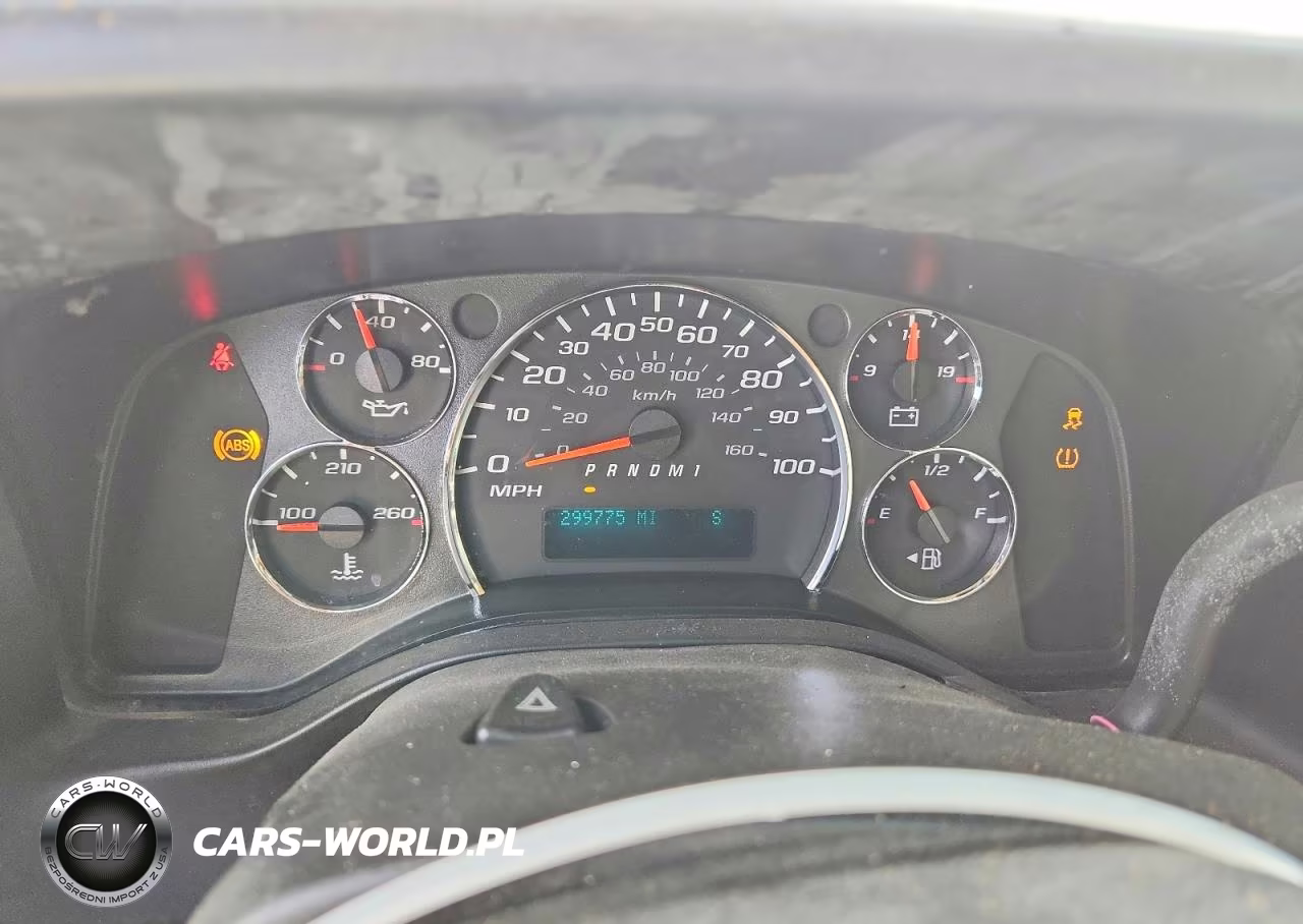 2011 Chevrolet Express 2500 Work Van VIN:1GCWGFFA2B1127371 - 9