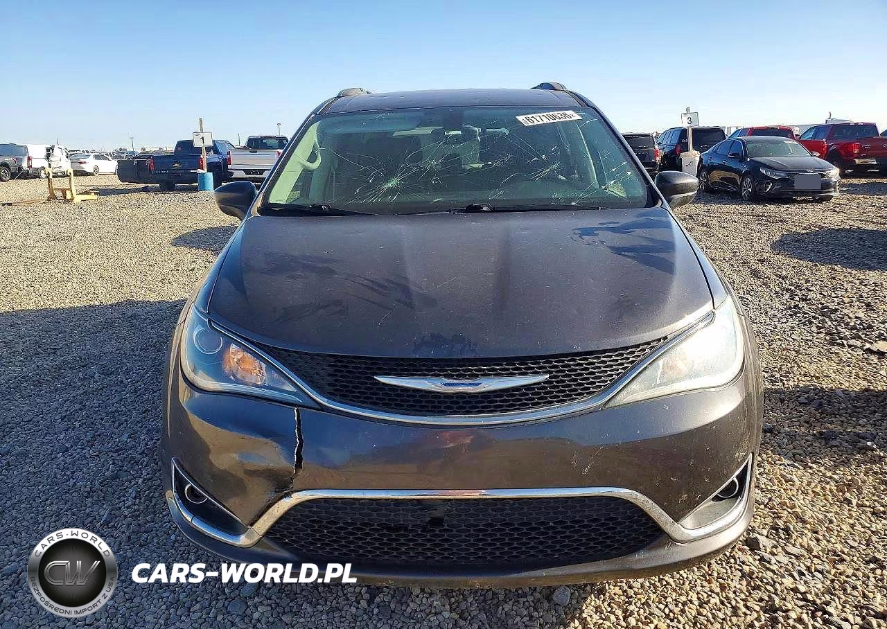 2018 Chrysler Pacifica Touring L VIN:2C4RC1BG7JR148877 - 5