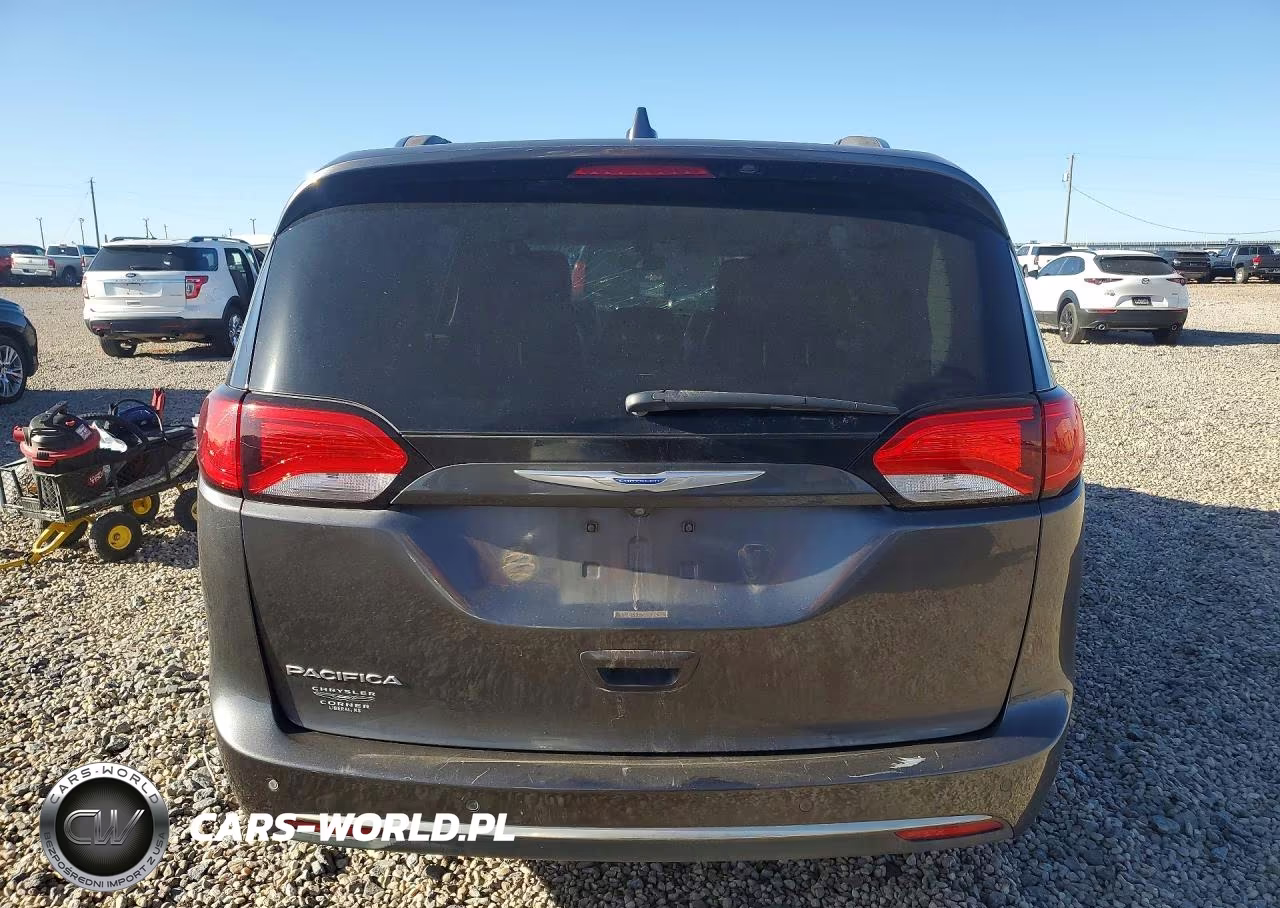 2018 Chrysler Pacifica Touring L VIN:2C4RC1BG7JR148877 - 6
