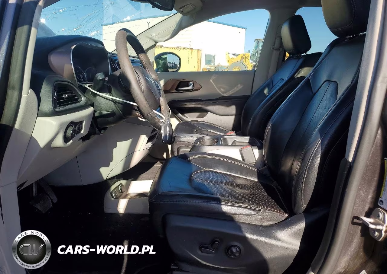 2018 Chrysler Pacifica Touring L VIN:2C4RC1BG7JR148877 - 7
