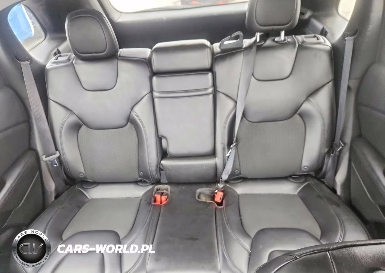 2019 Jeep Cherokee Latitude Plus VIN:1C4PJLLX3KD286573 - 10