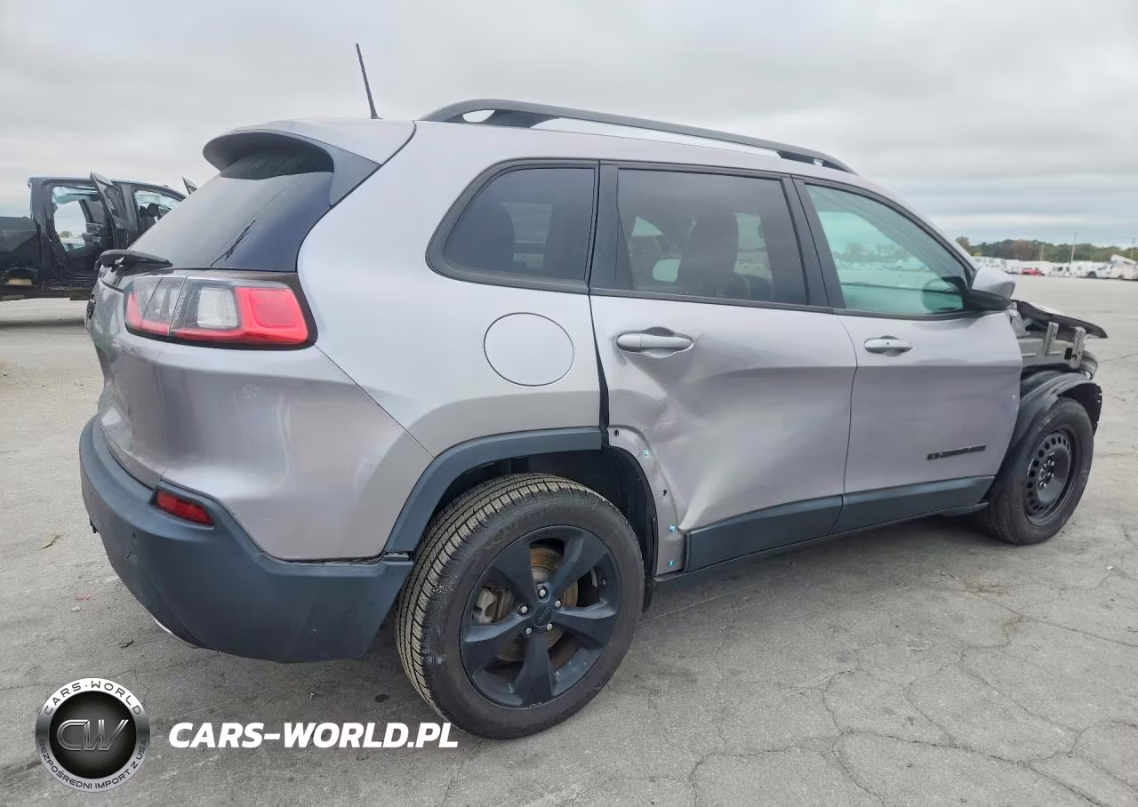 2019 Jeep Cherokee Latitude Plus VIN:1C4PJLLX3KD286573 - 3
