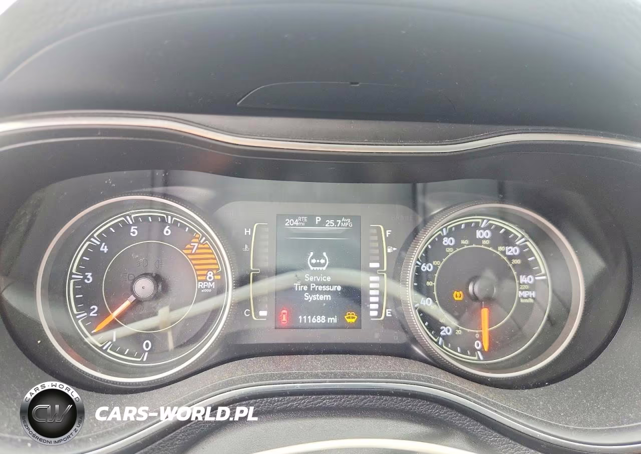2019 Jeep Cherokee Latitude Plus VIN:1C4PJLLX3KD286573 - 9