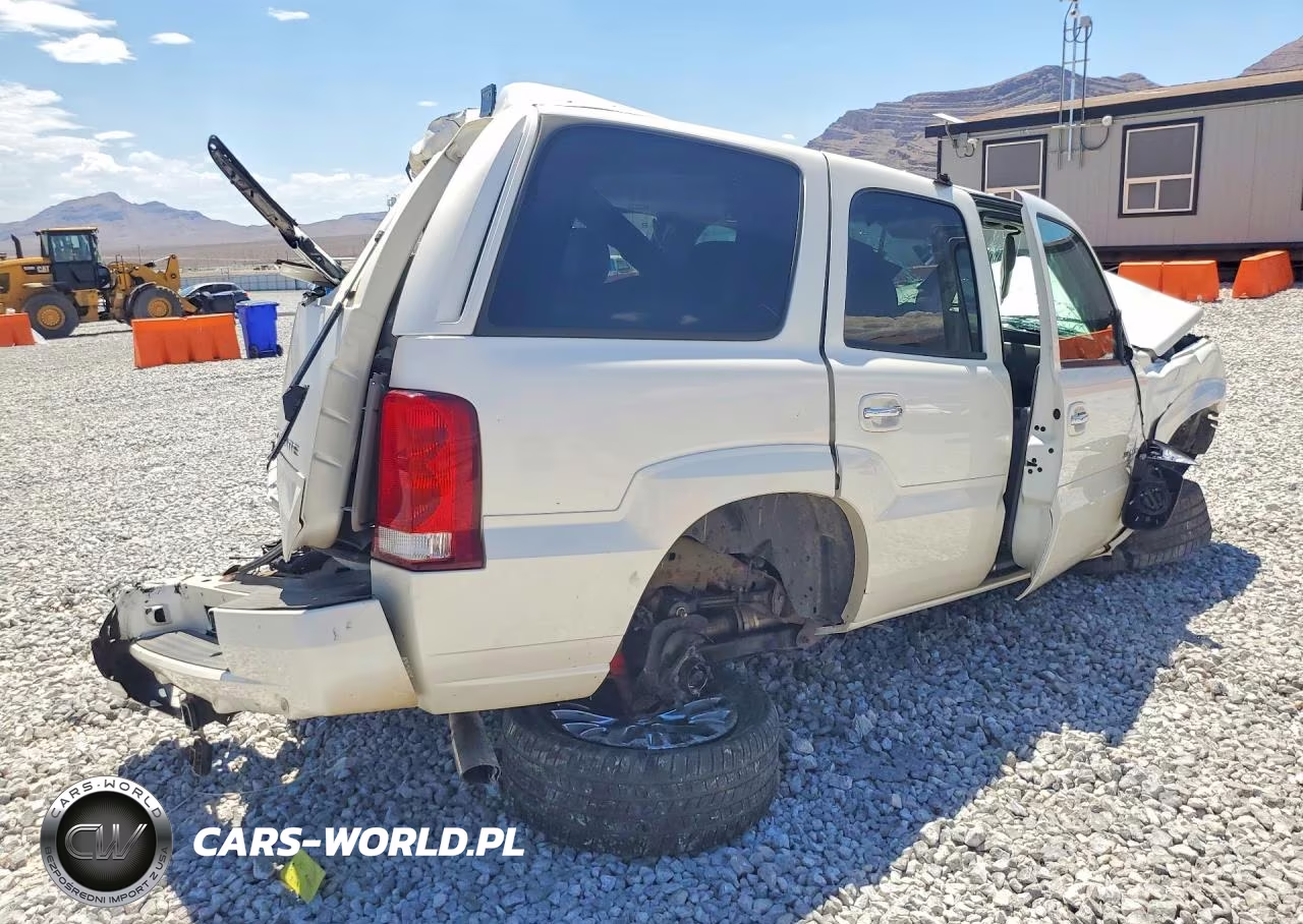 2005 Cadillac Escalade Luxury VIN:1GYEK63N15R205155 - 3