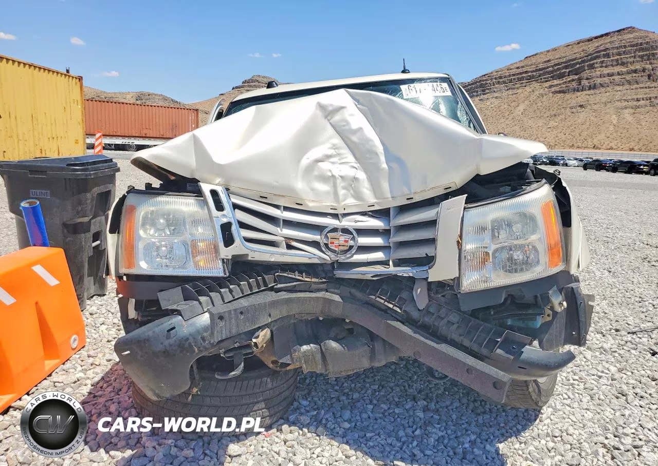 2005 Cadillac Escalade Luxury VIN:1GYEK63N15R205155 - 5