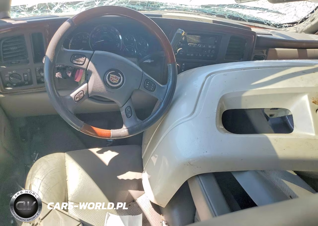 2005 Cadillac Escalade Luxury VIN:1GYEK63N15R205155 - 8