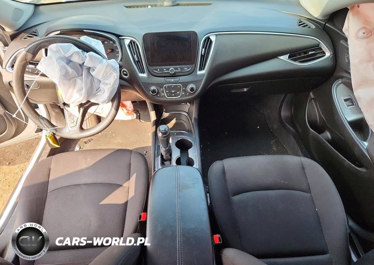 2019 Chevrolet Malibu Lt VIN:1G1ZD5ST8KF136630 - 8
