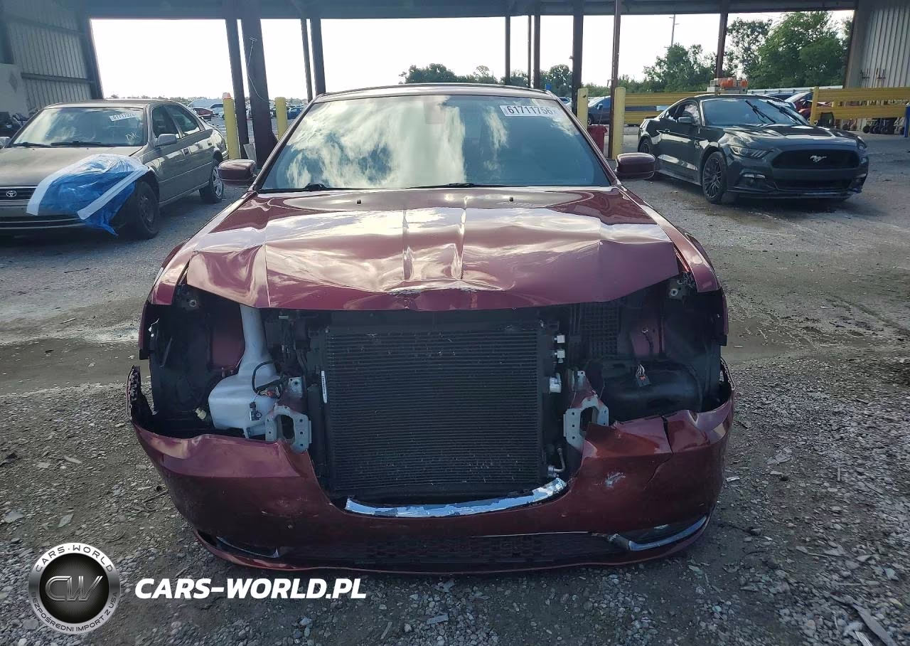 2019 Chrysler 300 S VIN:2C3CCABG3KH693945 - 5
