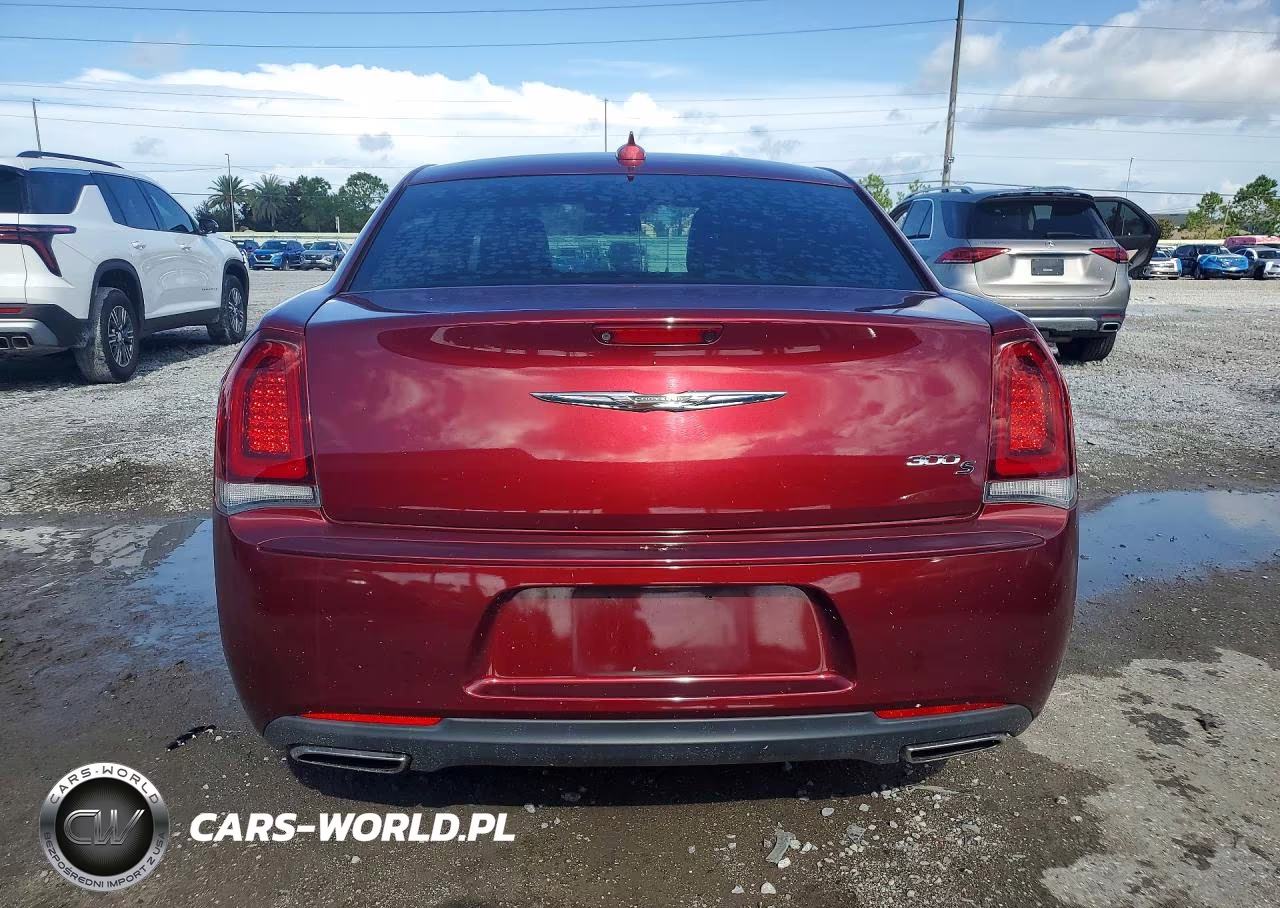 2019 Chrysler 300 S VIN:2C3CCABG3KH693945 - 6
