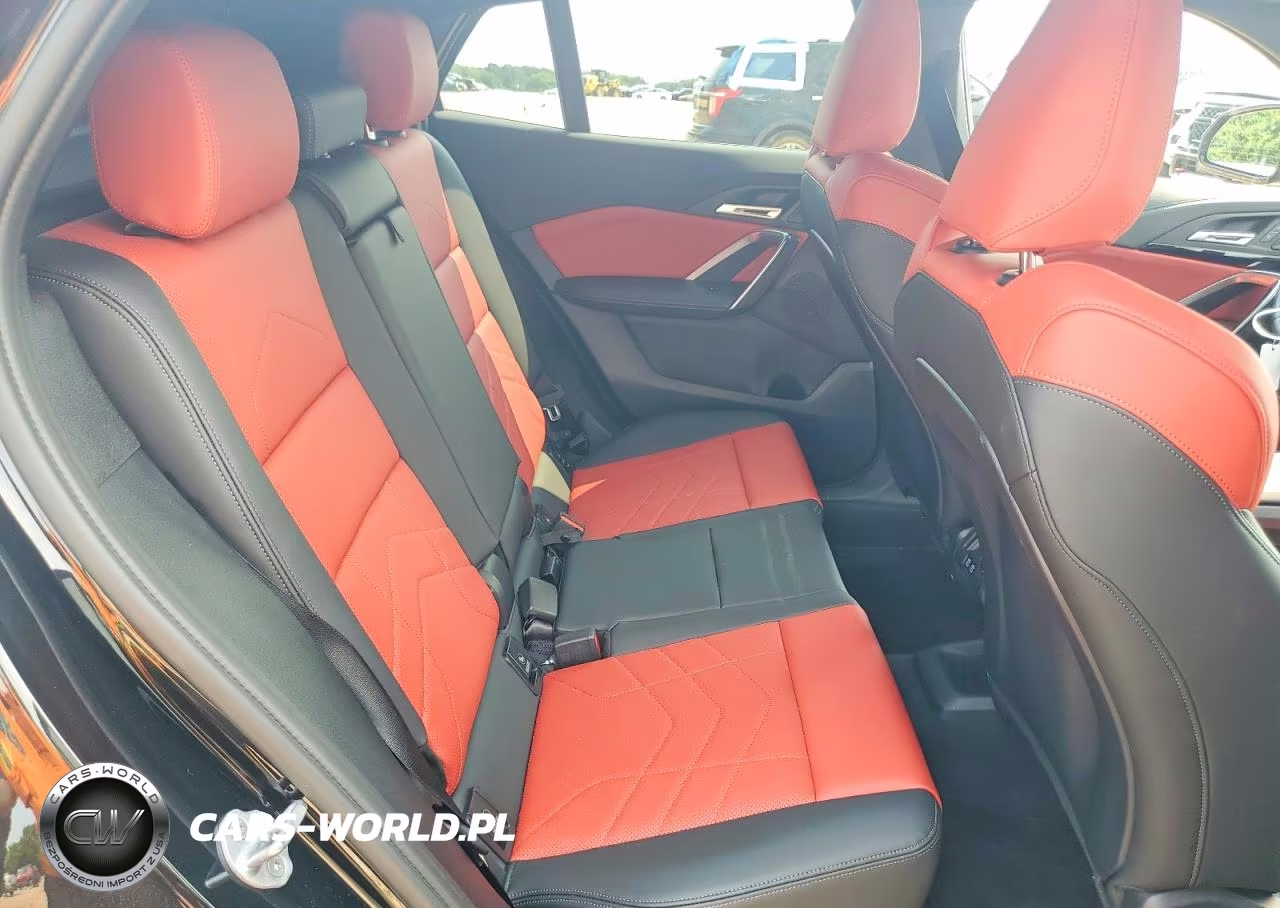 2025 BMW X2 xDrive28I VIN:WBX63GM06S5235841 - 11