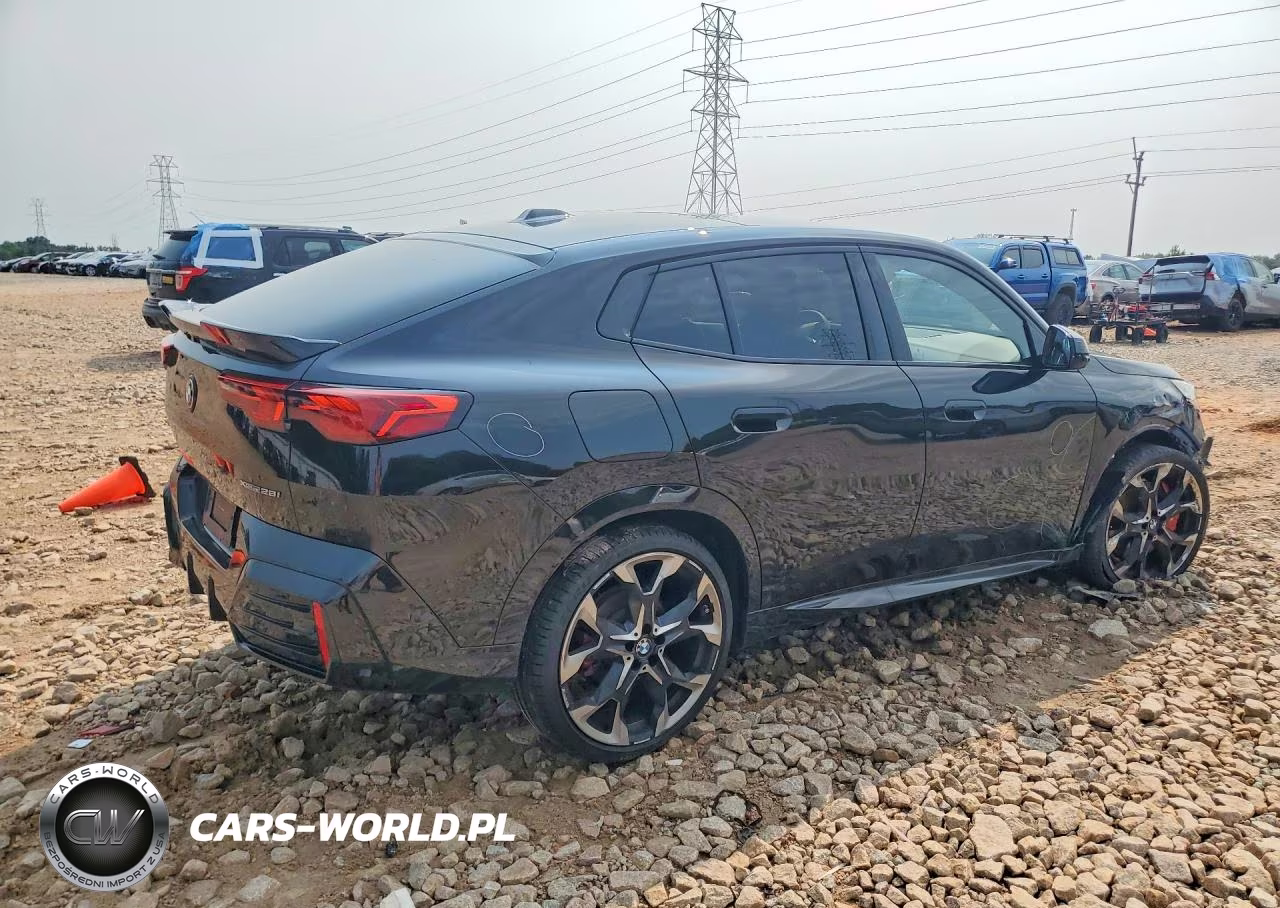 2025 BMW X2 xDrive28I VIN:WBX63GM06S5235841 - 3